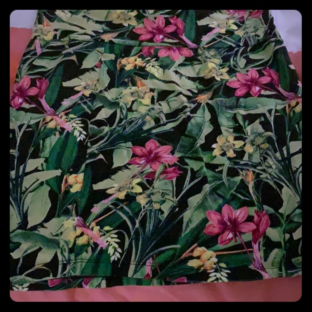 2/$20 Form fitted floral skirt